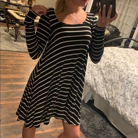 Black and white striped dress - Picture 1 of 3